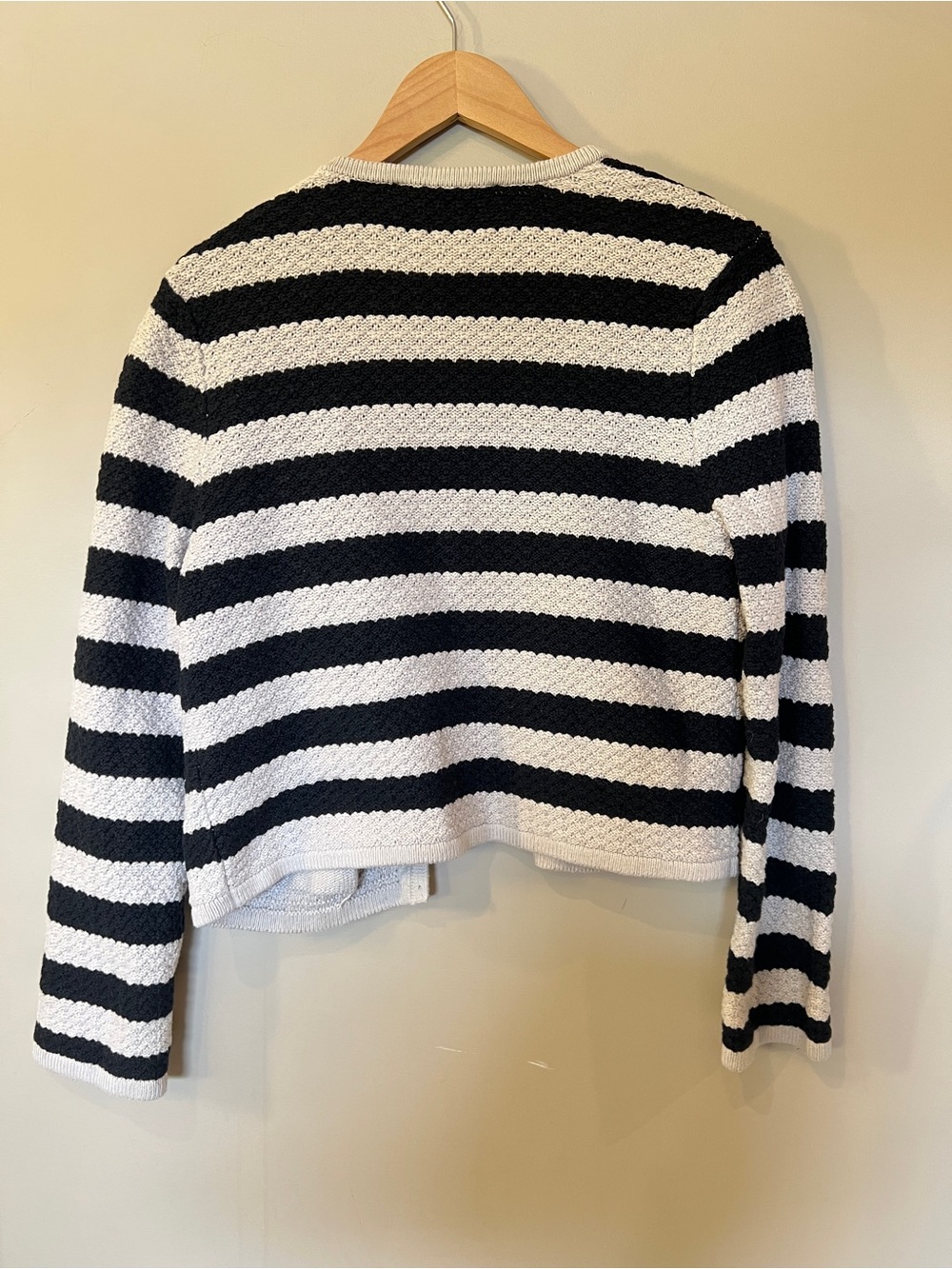 Abercrombie & Fitch Black White Striped Knit Cardigan Women’s Medium Gold Button - Picture 5 of 6